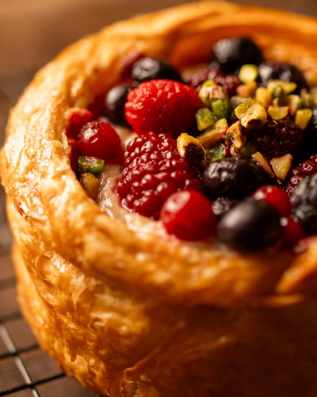 CUPROLL® relleno de frutos rojos y pistachos
