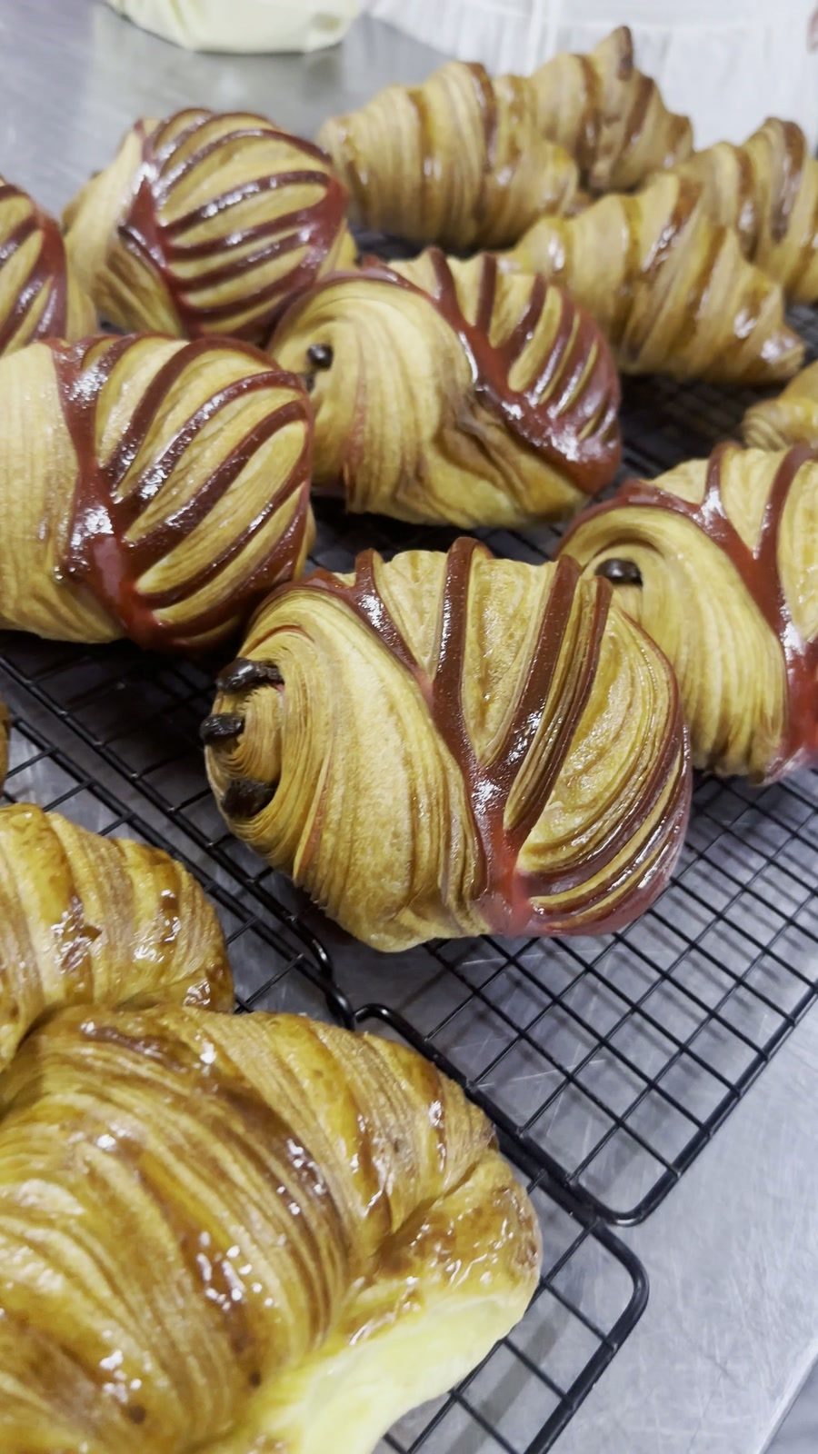 Croissants bicolor con chocolate